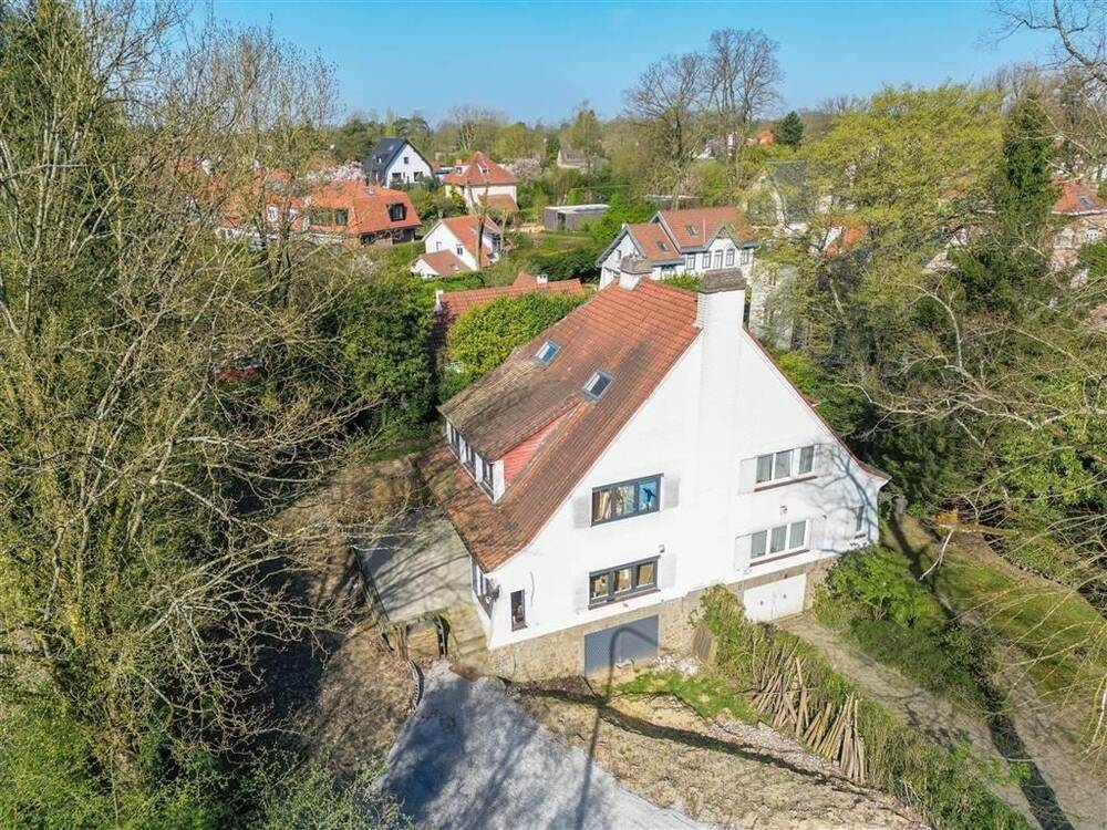 Villa te koop in Sint-Genesius-Rode 1640 575000.00€ 4 slaapkamers 150.00m² - Zoekertje 459878