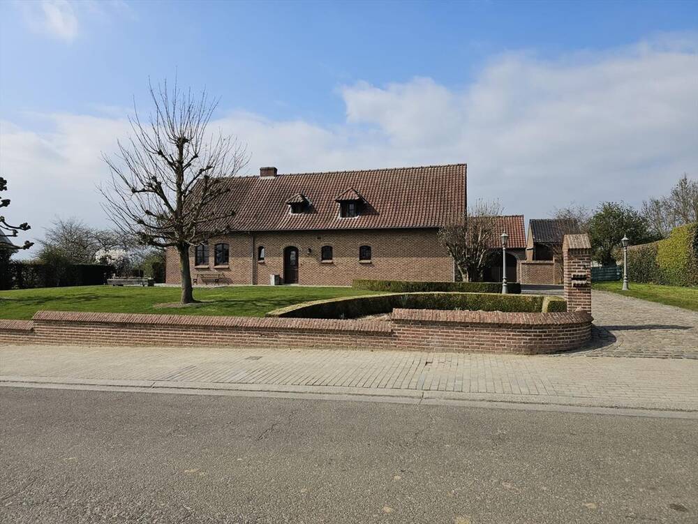 Maison à vendre à Chapelle-Saint-Pierre 1541 695000.00€ 3 chambres 198.00m² - Annonce 460947