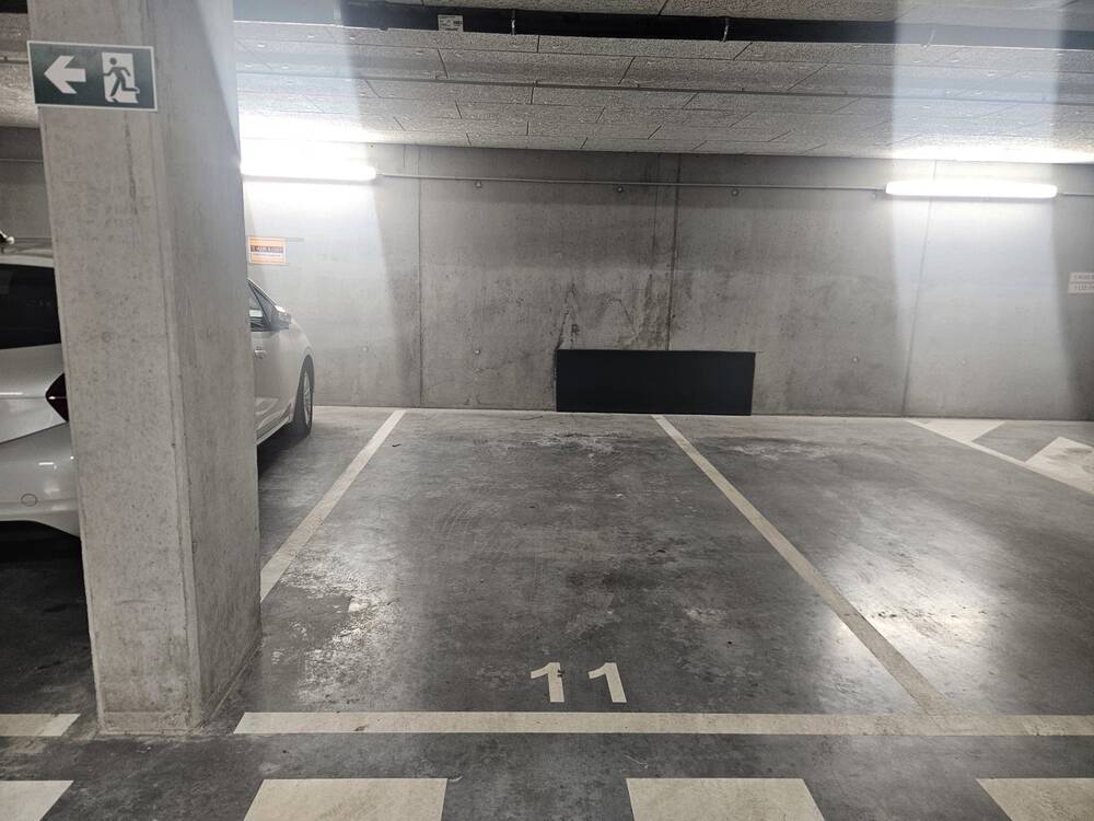 Parking / garage à louer à Leeuw-Saint-Pierre 1600 85.00€ chambres m² - Annonce 460987