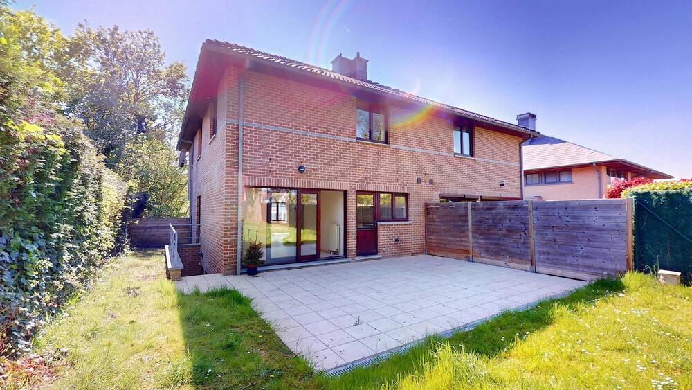 Maison à louer à Wezembeek-Oppem 1970 2400.00€ 4 chambres 260.00m² - Annonce 461917