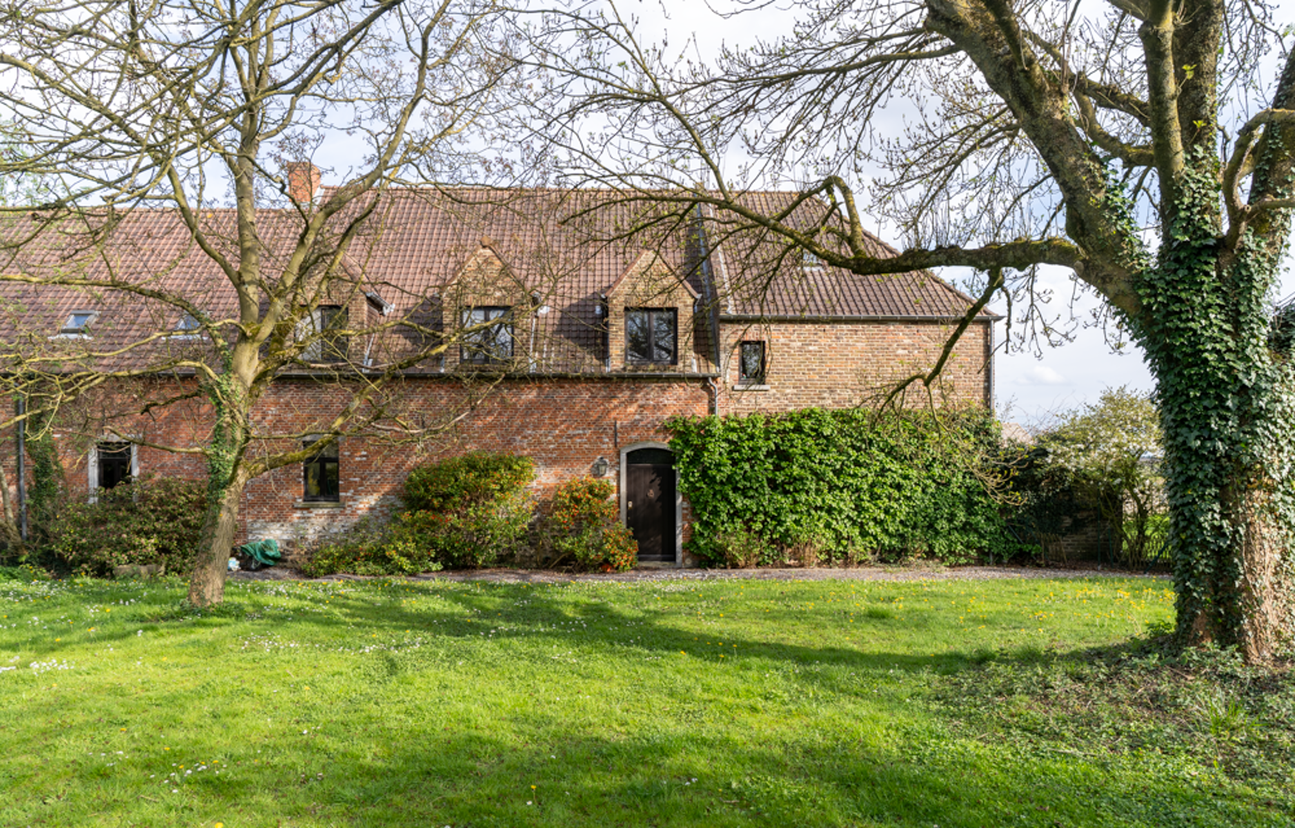 Maison à vendre à Céroux-Mousty 1341 995000.00€ 7 chambres 452.00m² - Annonce 462645