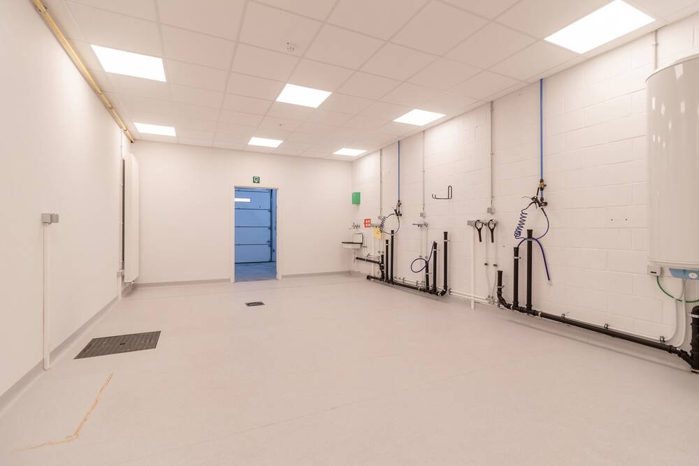 Commerce à louer à Nivelles 1400 5250.00€ chambres 522.00m² - Annonce 465093