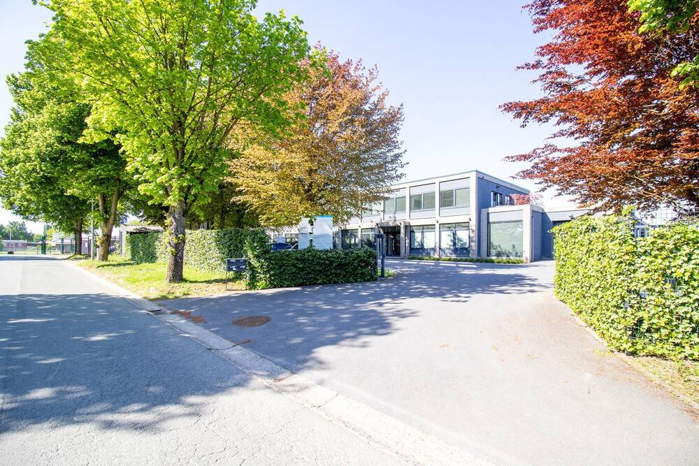 Commerce à louer à Nivelles 1400 2500.00€ chambres 244.00m² - Annonce 466414