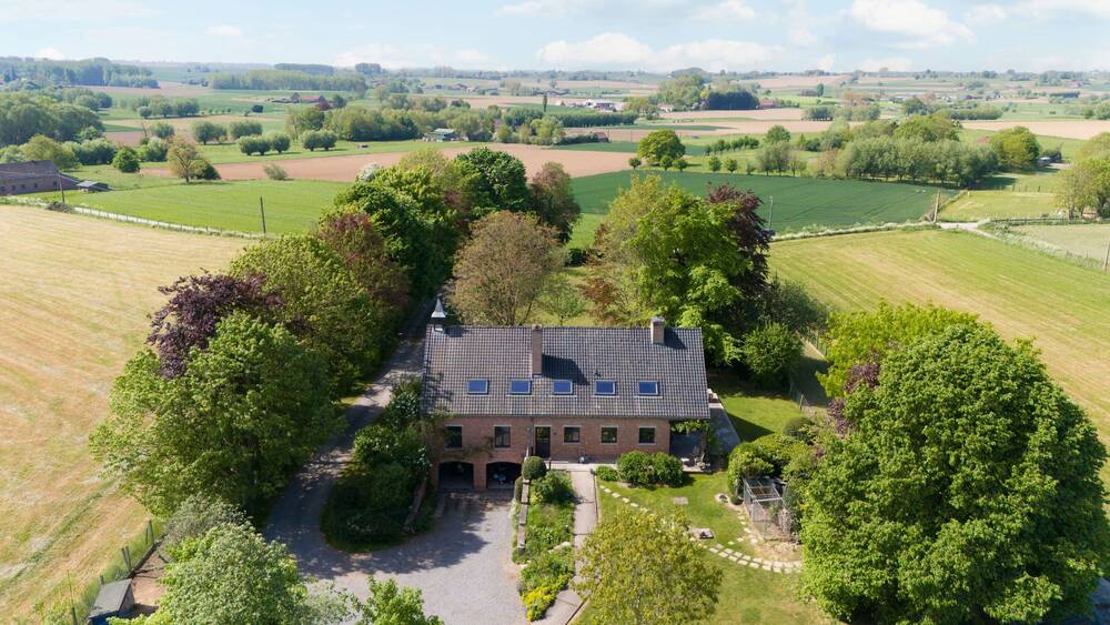 Maison à vendre à Biévène 1547 750000.00€ 5 chambres 248.12m² - Annonce 470584