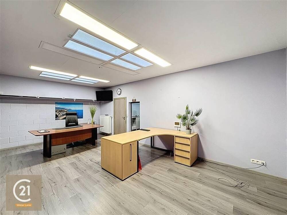 Commerce à louer à Waterloo 1410 2200.00€ chambres 180.00m² - Annonce 472129