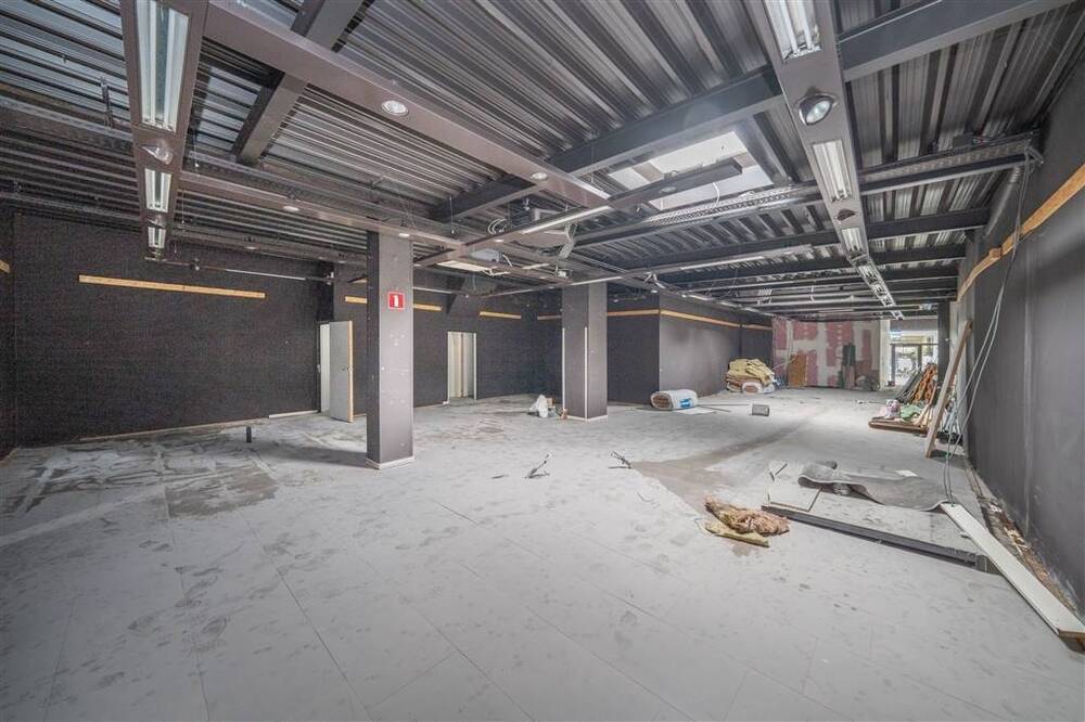 Handelszaak te koop in Hal 1500 175000.00€ slaapkamers 222.00m² - Zoekertje 472541