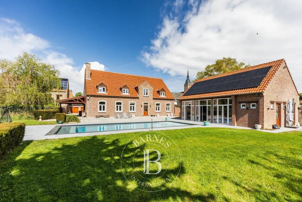 Villa te koop in Orp-Jauche 1350 999000.00€ 6 slaapkamers 565.00m² - Zoekertje 474326