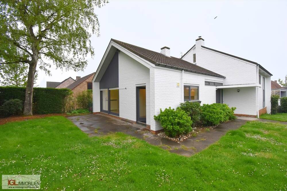 Huis te in Sint-Pieters-Leeuw 1600 1700.00€ 3 slaapkamers 200.00m² - Zoekertje 478742