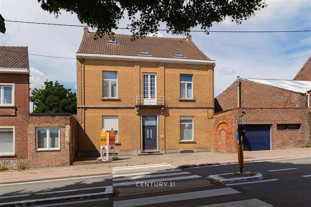 Huis te koop in Vollezele 1570 425000.00€ 6 slaapkamers 275.00m² - Zoekertje 479607