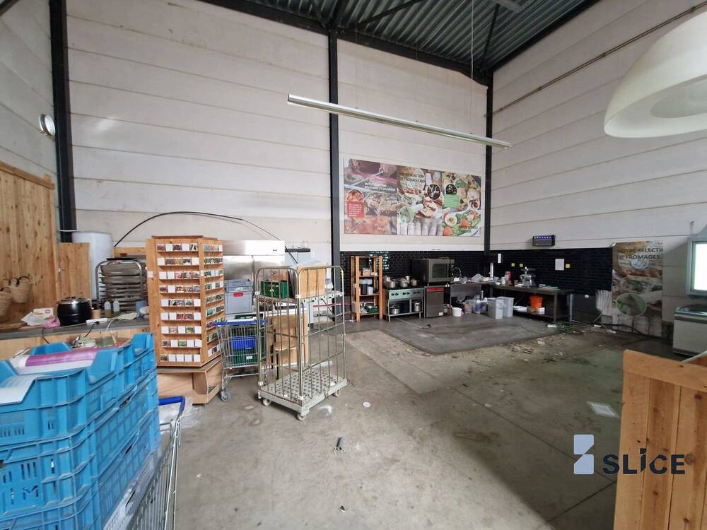 Commerce à louer à Genappe 1470 1950.00€ chambres 258.00m² - Annonce 485330