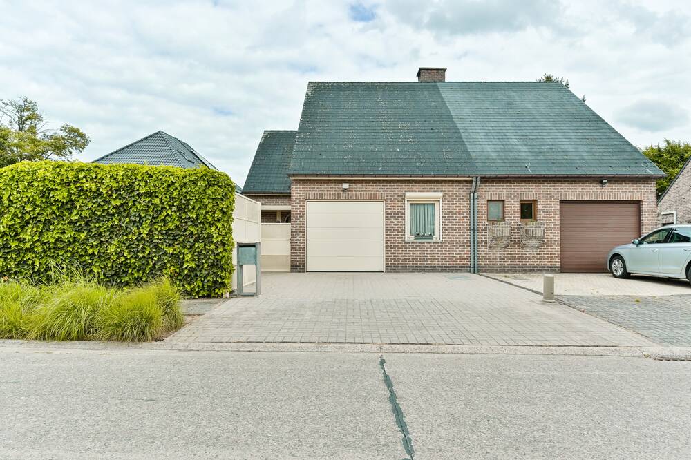 Huis te koop in Weerde 1982 365000.00€ 2 slaapkamers 155.00m² - Zoekertje 492390