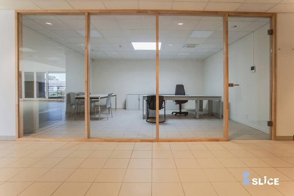 Commerce à louer à Jodoigne 1370 500.00€ chambres 30.00m² - Annonce 503881