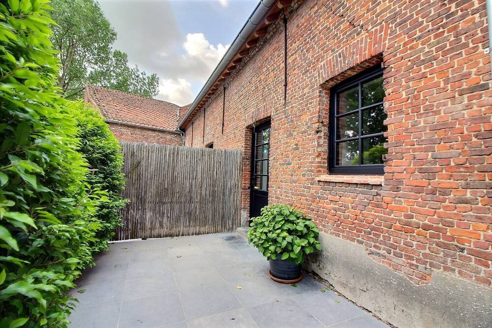 Handelszaak te huur in Londerzeel 1840 1950.00€ slaapkamers 160.00m² - Zoekertje 500420