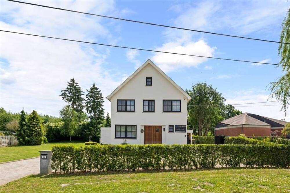 Huis te koop in Zoutleeuw 3440 575000.00€ 6 slaapkamers 243.00m² - Zoekertje 499777
