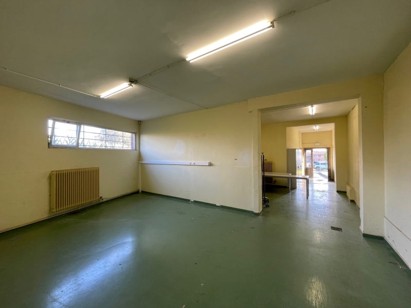 Commerce à à Enghien 7850 695.00€ chambres 103.00m² - Annonce 500416