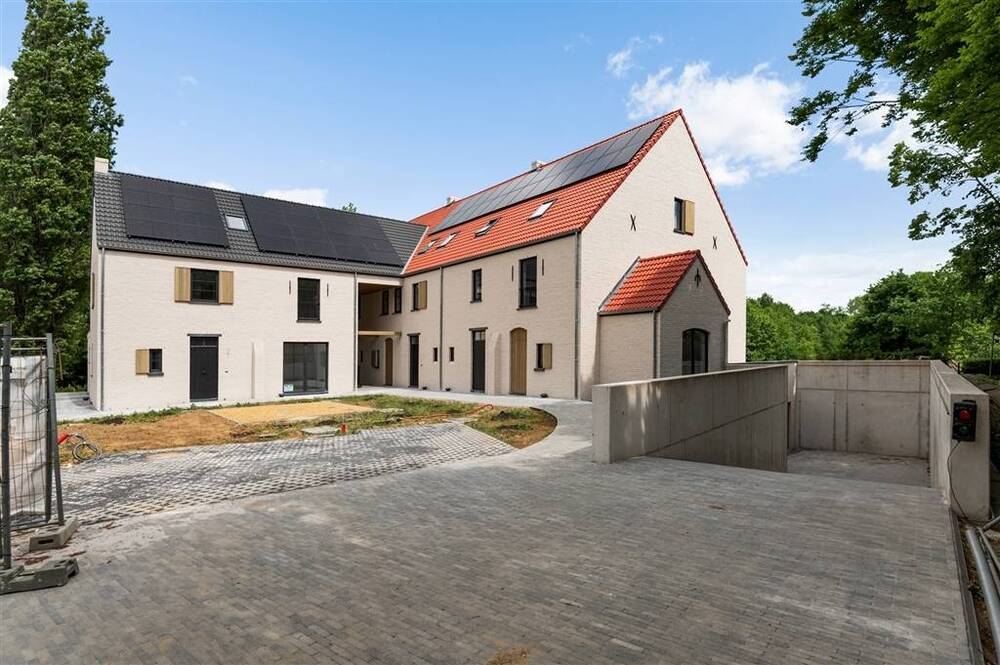 Huis te  huur in Haacht 3150 2550.00€ 4 slaapkamers 242.00m² - Zoekertje 499819