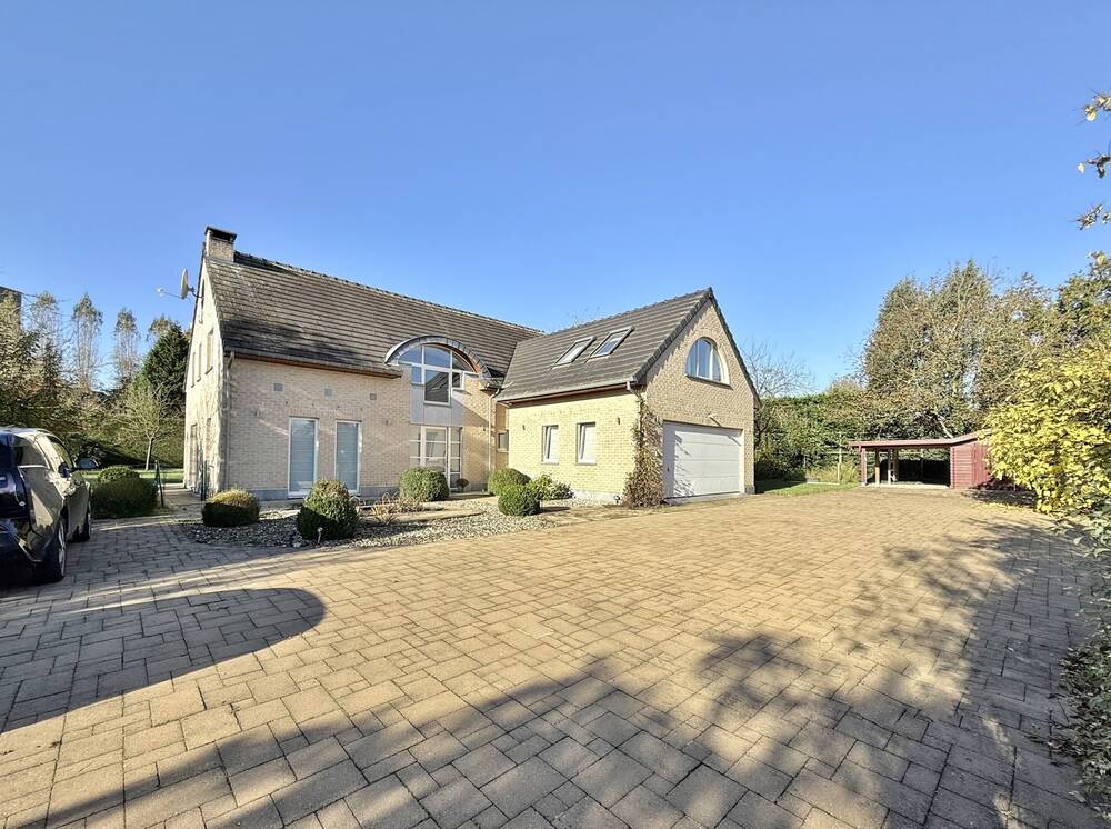 Maison à louer à Wezembeek-Oppem 1970 3950.00€ 5 chambres 245.00m² - Annonce 497922