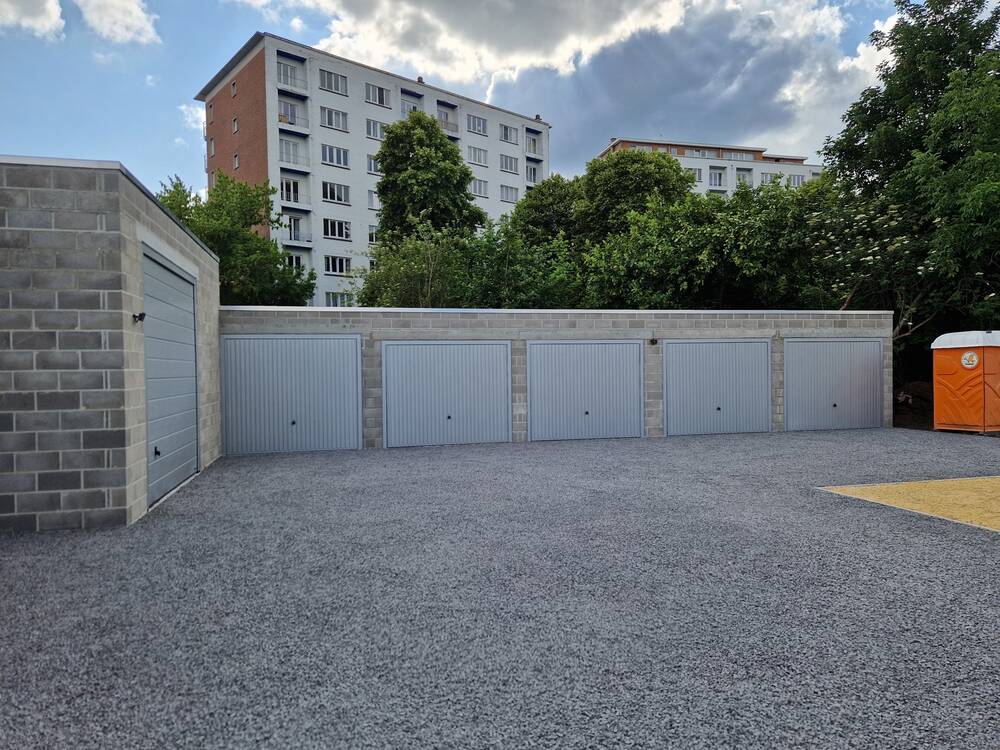 Handelszaak te huur in Waver 1300 150.00€ slaapkamers 18.00m² - Zoekertje 497791