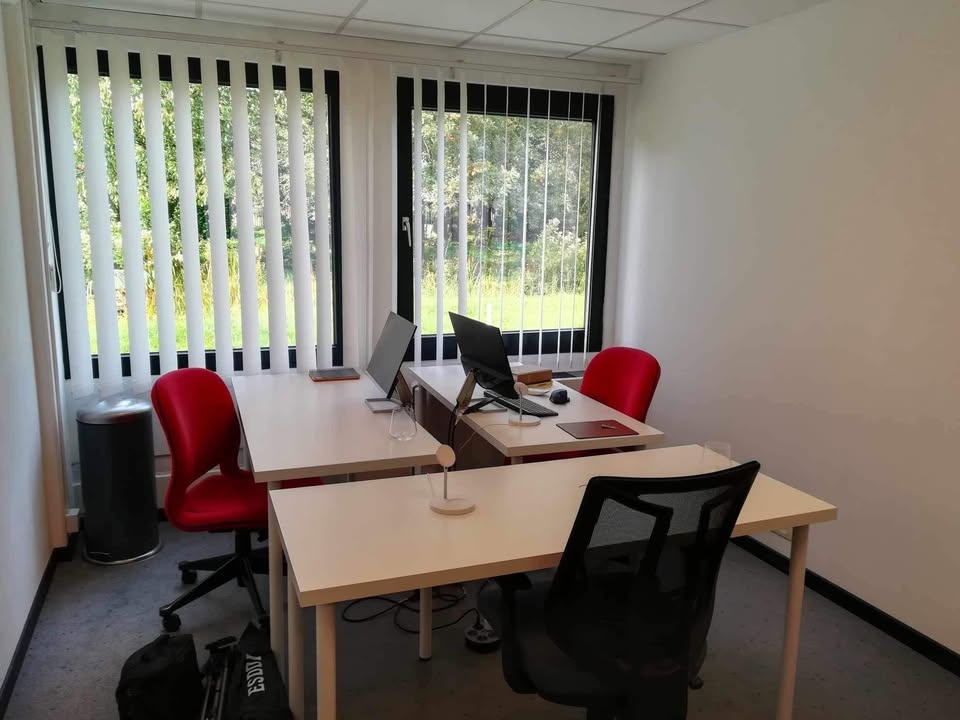 Handelszaak te  huur in Ruisbroek 1601 450.00€  slaapkamers m² - Zoekertje 496914