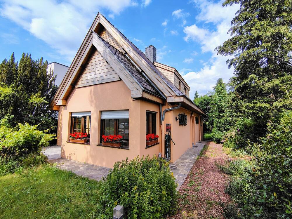 Huis te huur in Wezembeek-Oppem 1970 2340.00€ 4 slaapkamers 180.00m² - Zoekertje 509882
