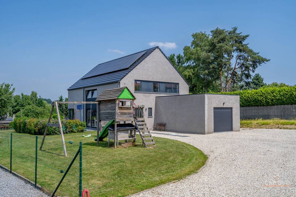 Villa te huur in Eigenbrakel 1420 2500.00€ 3 slaapkamers 224.00m² - Zoekertje 510811