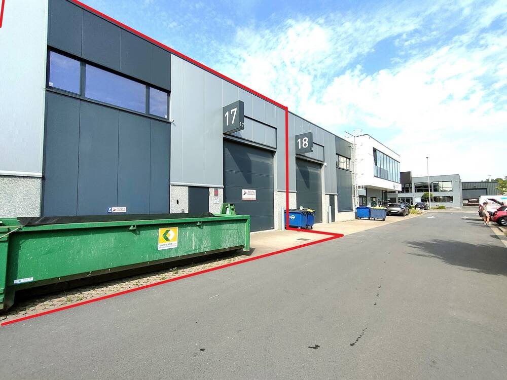 Commerce à louer à Wavre 1300 1700.00€ chambres 184.00m² - Annonce 511978