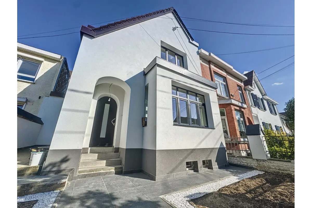 Huis te  huur in Waterloo 1410 2100.00€ 3 slaapkamers 150.00m² - Zoekertje 511551