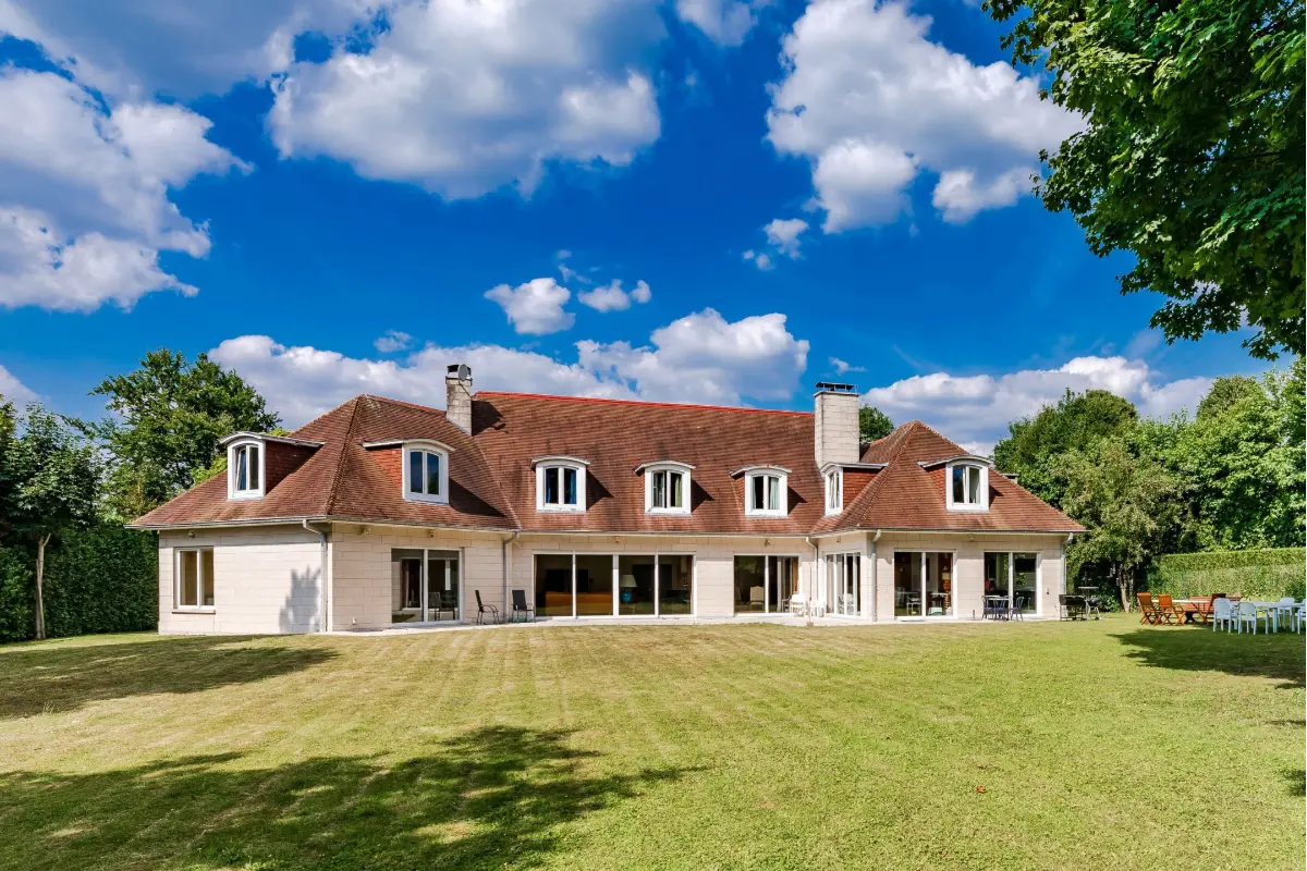 Villa te  koop in Sint-Genesius-Rode 1640 1800000.00€ 5 slaapkamers 600.00m² - Zoekertje 513836