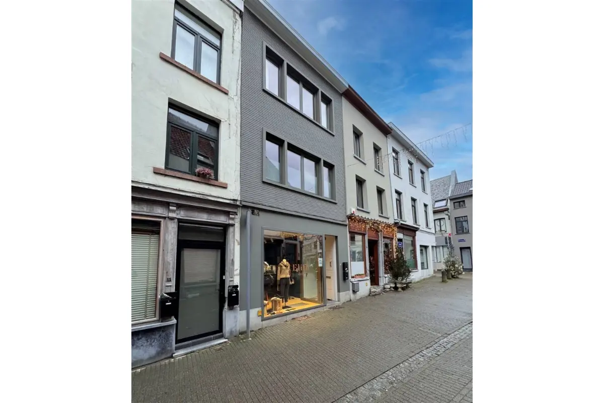 Handelszaak te  in Hal 1500 120000.00€  slaapkamers m² - Zoekertje 513560