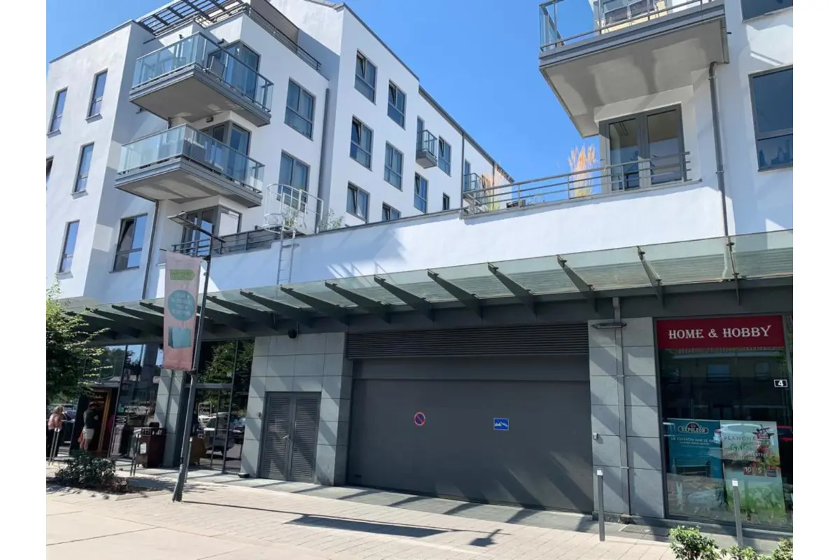 Parking te  huur in Genval 1332 90.00€  slaapkamers m² - Zoekertje 687070