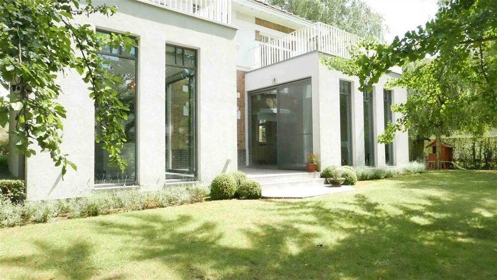 Villa à louer à Wezembeek-Oppem 1970 3325.00€ 4 chambres m² - Annonce 514962