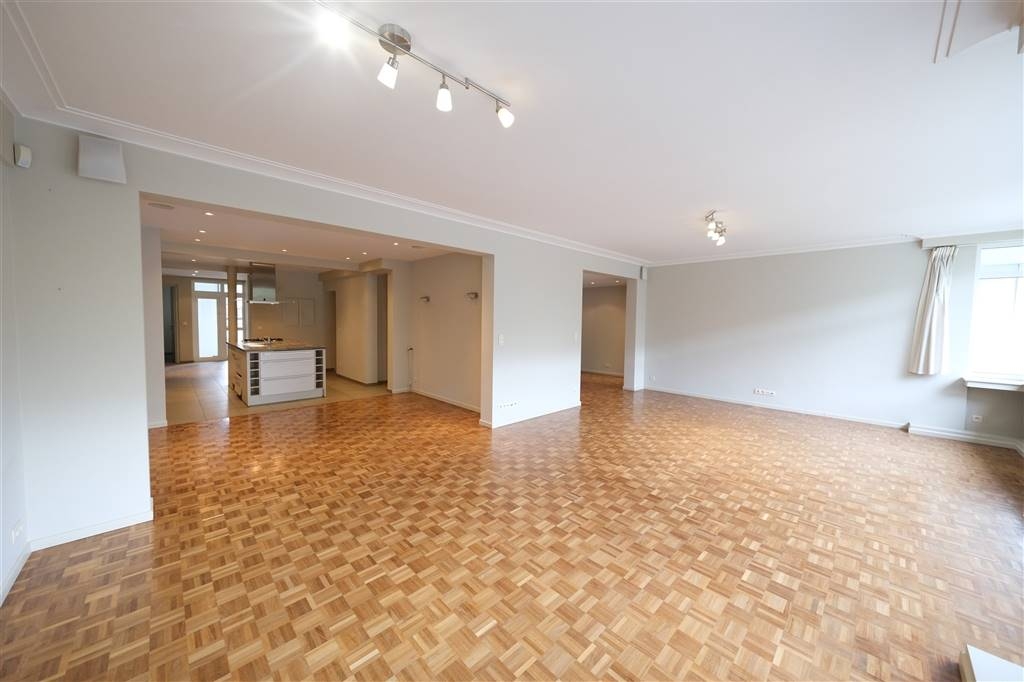 Appartement à à Woluwe-Saint-Pierre 1150 2700.00€ 3 chambres 195.00m² - Annonce 515598