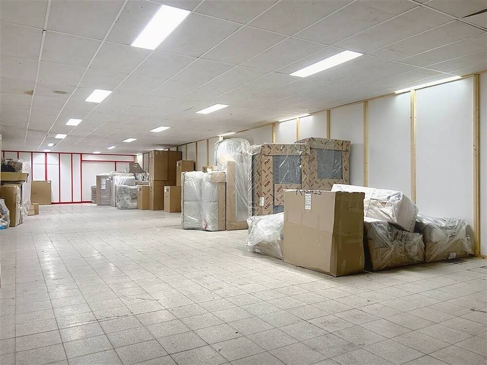 Commerce à louer à Jauche 1350 650.00€ chambres 150.00m² - Annonce 518209