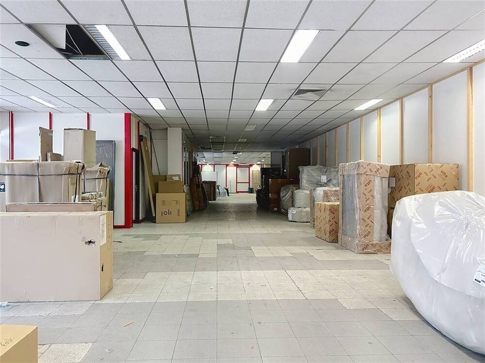 Commerce à louer à Jauche 1350 1300.00€ chambres 300.00m² - Annonce 518208