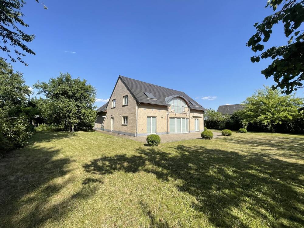 Villa à louer à Wezembeek-Oppem 1970 3950.00€ 5 chambres 240.00m² - Annonce 521741