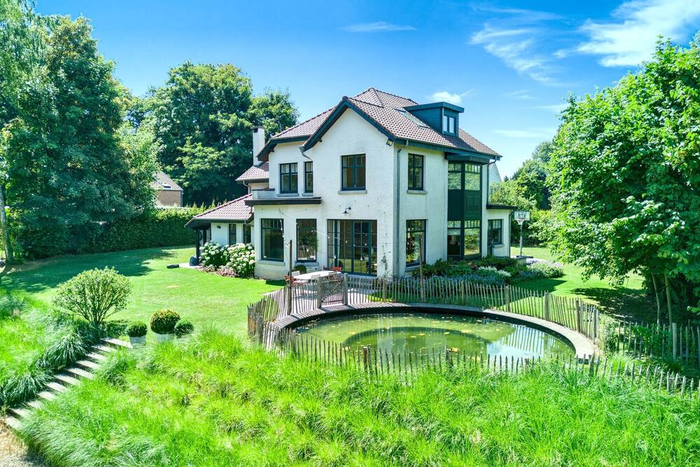 Maison à louer à Rhode-Saint-Genese 1640 3900.00€ 4 chambres 310.00m² - Annonce 521554