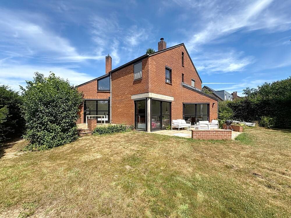 Villa te huur in Waterloo 1410 3100.00€ 6 slaapkamers 205.00m² - Zoekertje 523229