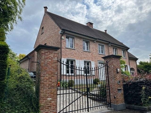 Villa à louer à Hoeilaart 1560 3450.00€ 5 chambres 350.00m² - Annonce 527713