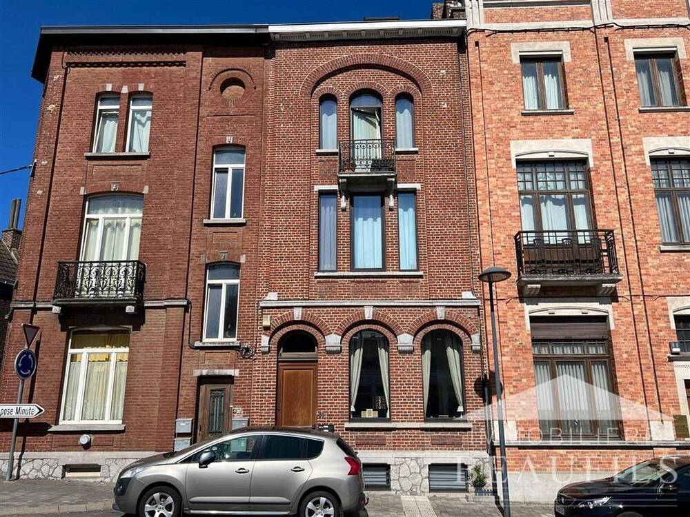 Maison à à Nivelles 1400 1550.00€ 5 chambres 306.00m² - Annonce 527619