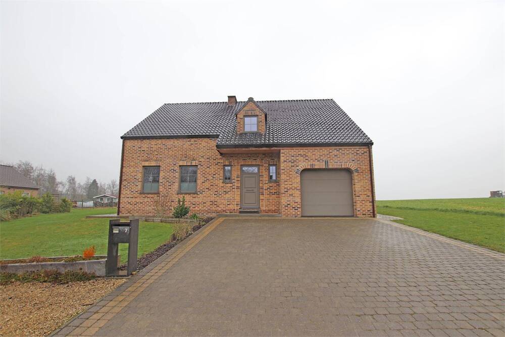 Villa te  huur in Bossut-Gottechain 1390 1650.00€ 4 slaapkamers 200.00m² - Zoekertje 530299