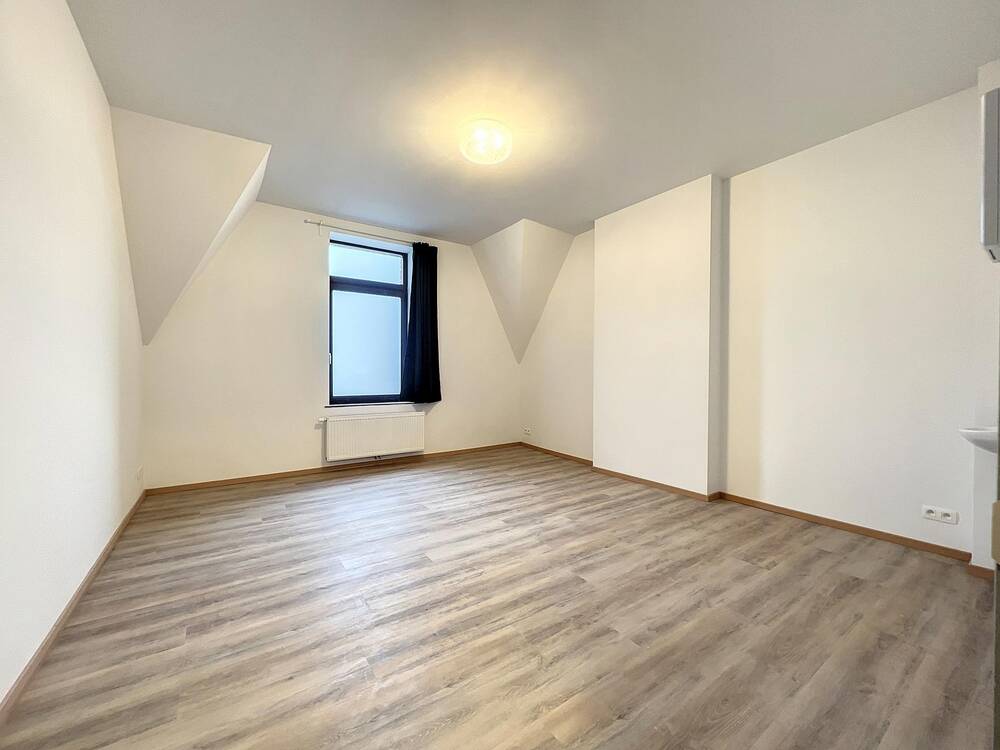 Appartement te huur in Nijvel 1400 550.00€ 1 slaapkamers m² - Zoekertje 533610