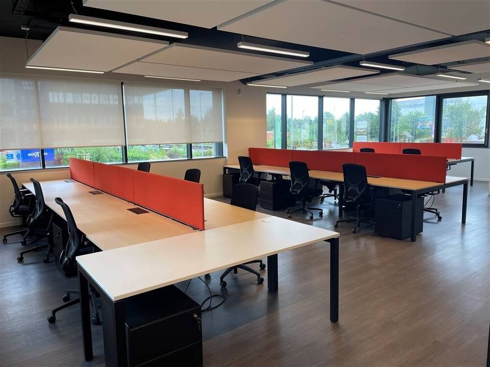 Handelszaak te huur in Mont-Saint-Guibert 1435 5900.00€ slaapkamers 300.00m² - Zoekertje 533110