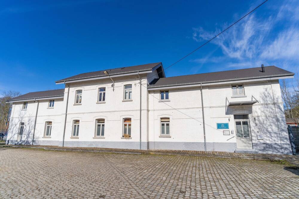 Handelszaak te huur in Waver 1300 400.00€ slaapkamers 14.00m² - Zoekertje 535149