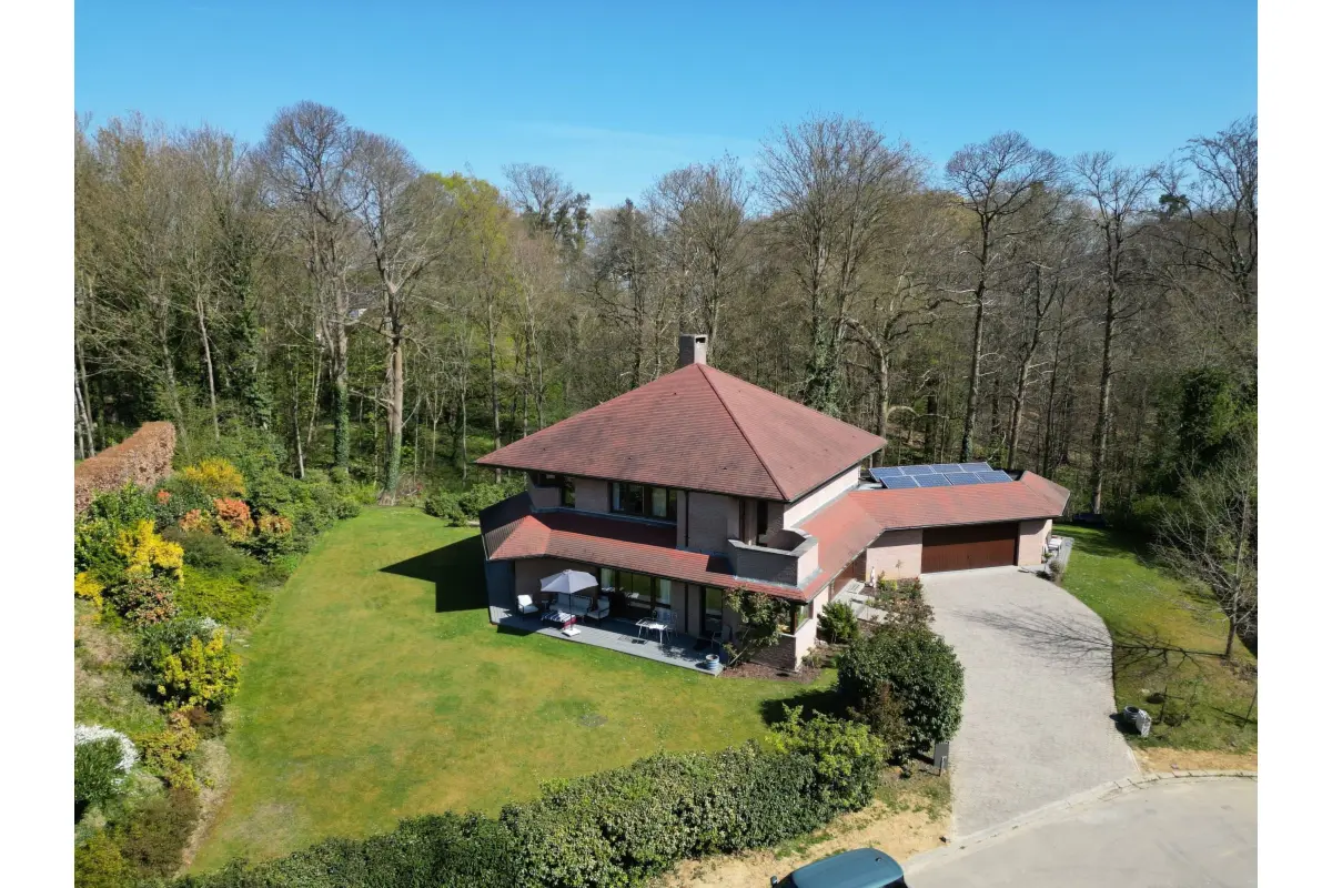 Villa te  koop in Lasne 1380 1650000.00€ 5 slaapkamers 350.00m² - Zoekertje 536358