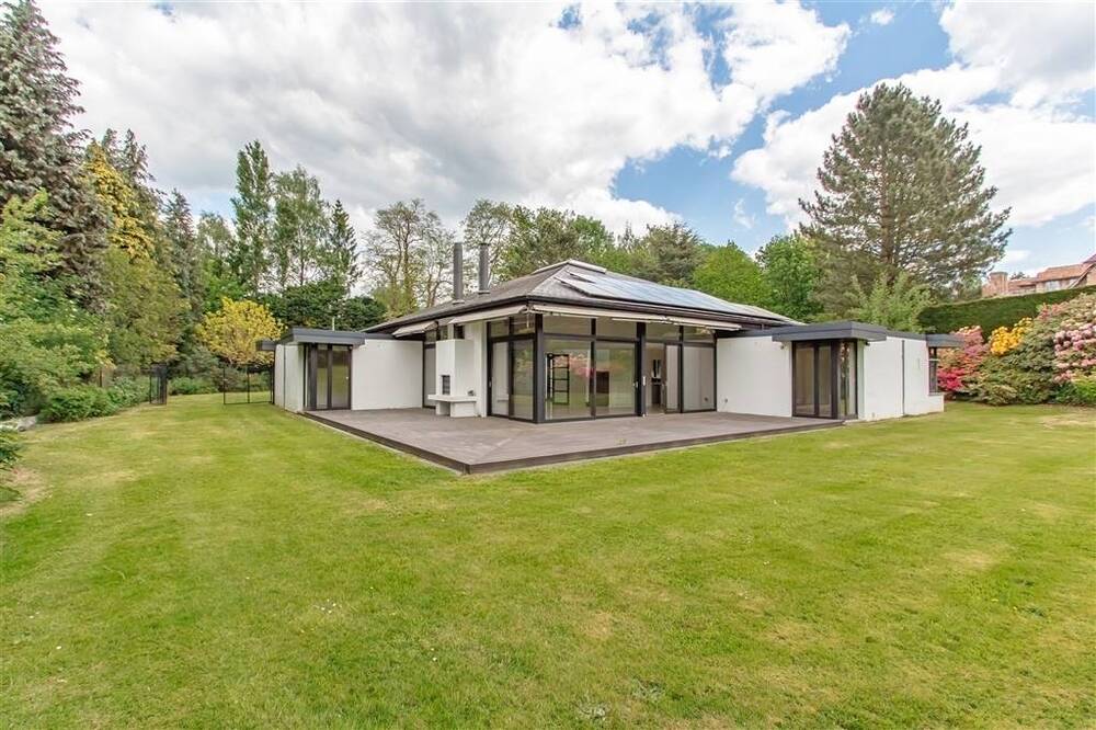 Villa à louer à Rhode-Saint-Genese 1640 3900.00€ 4 chambres 280.00m² - Annonce 536469
