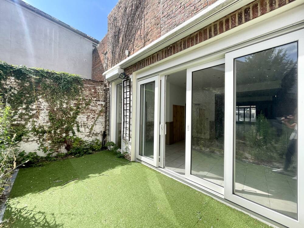 Commerce à à Enghien 7850 120000.00€ chambres 80.00m² - Annonce 537637
