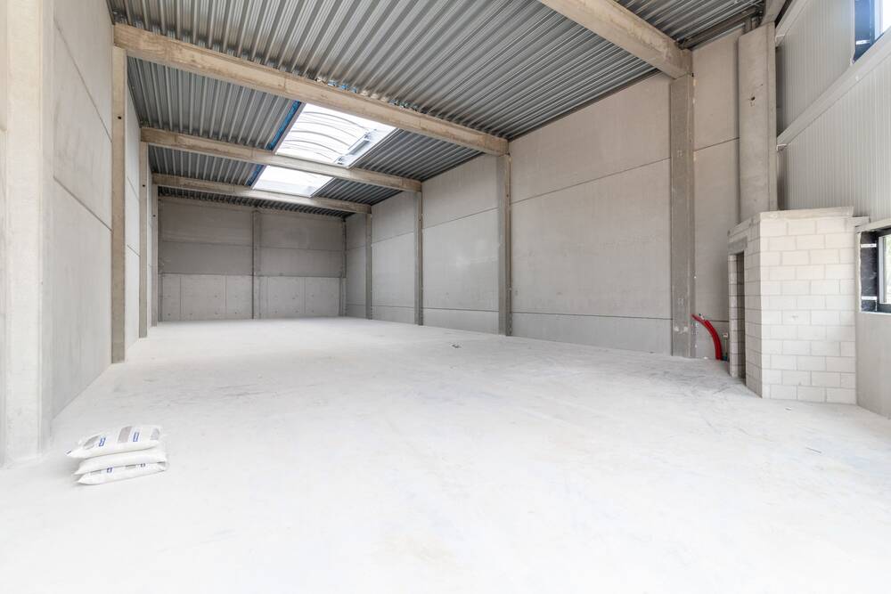 Handelszaak te huur in Waver 1300 2400.00€ slaapkamers 318.00m² - Zoekertje 537447