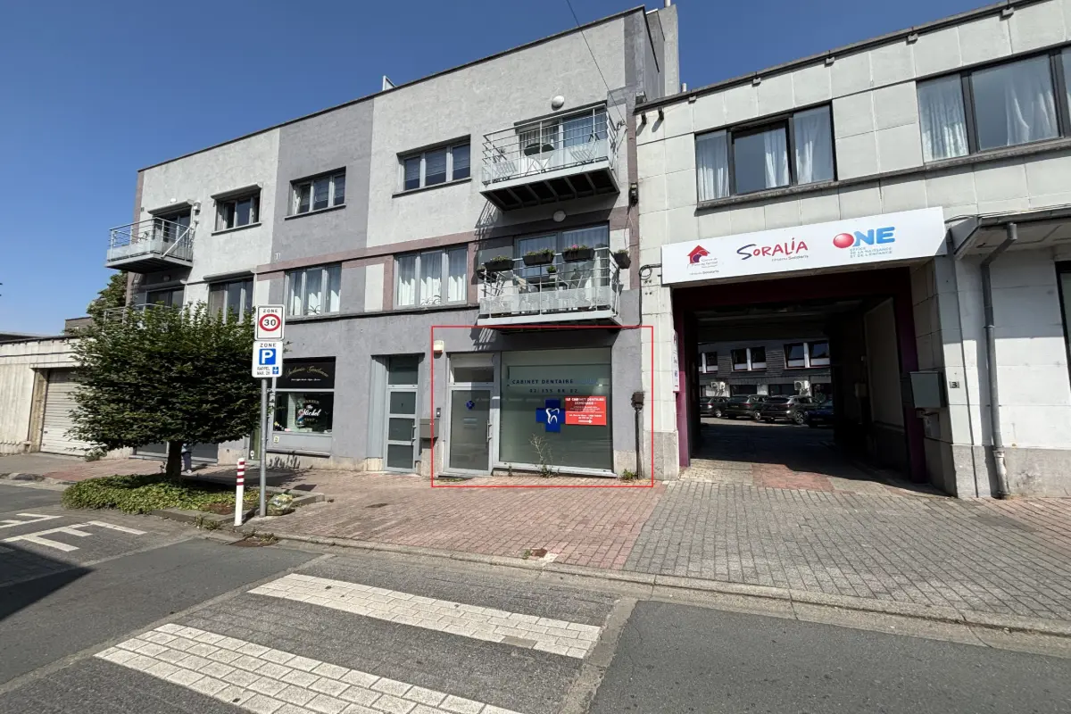 Handelszaak te  huur in Tubeke 1480 750.00€  slaapkamers 55.00m² - Zoekertje 538555