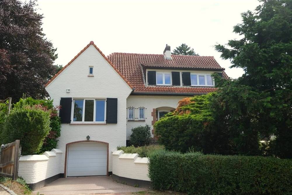 Villa te  in Wezembeek-Oppem 1970 2850.00€ 4 slaapkamers 200.00m² - Zoekertje 539276