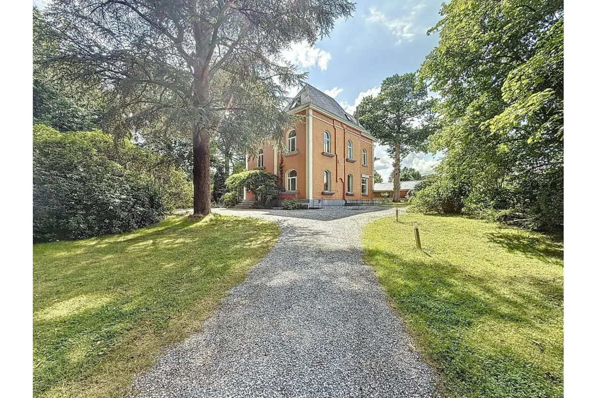 Huis te  huur in Overijse 3090 4500.00€ 5 slaapkamers 296.00m² - Zoekertje 539759